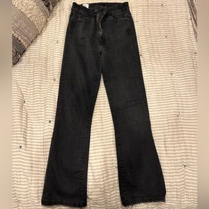 MOTHER black ‘the hustler ankle fray’ wash ‘Not guilty’ jeans. Size 26